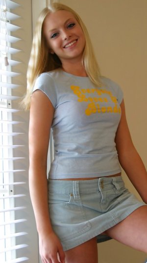 Skye Model pleased to share with you xxx gallery with Skye Model showing hot body