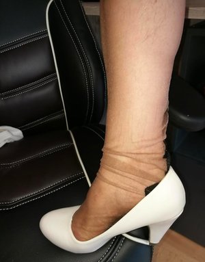 TAC Amateurs invite you to explore a free pictures with Caro in play with pussy scene