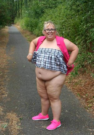 TAC Amateurs invite you to explore xxx pics featuring Lexie Cummings in ass fucking action